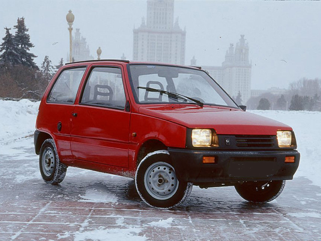 Чиновник из Росстата назвал отечественные авто "мусором" Чиновник из Росстата назвал отечественные авто "мусором"