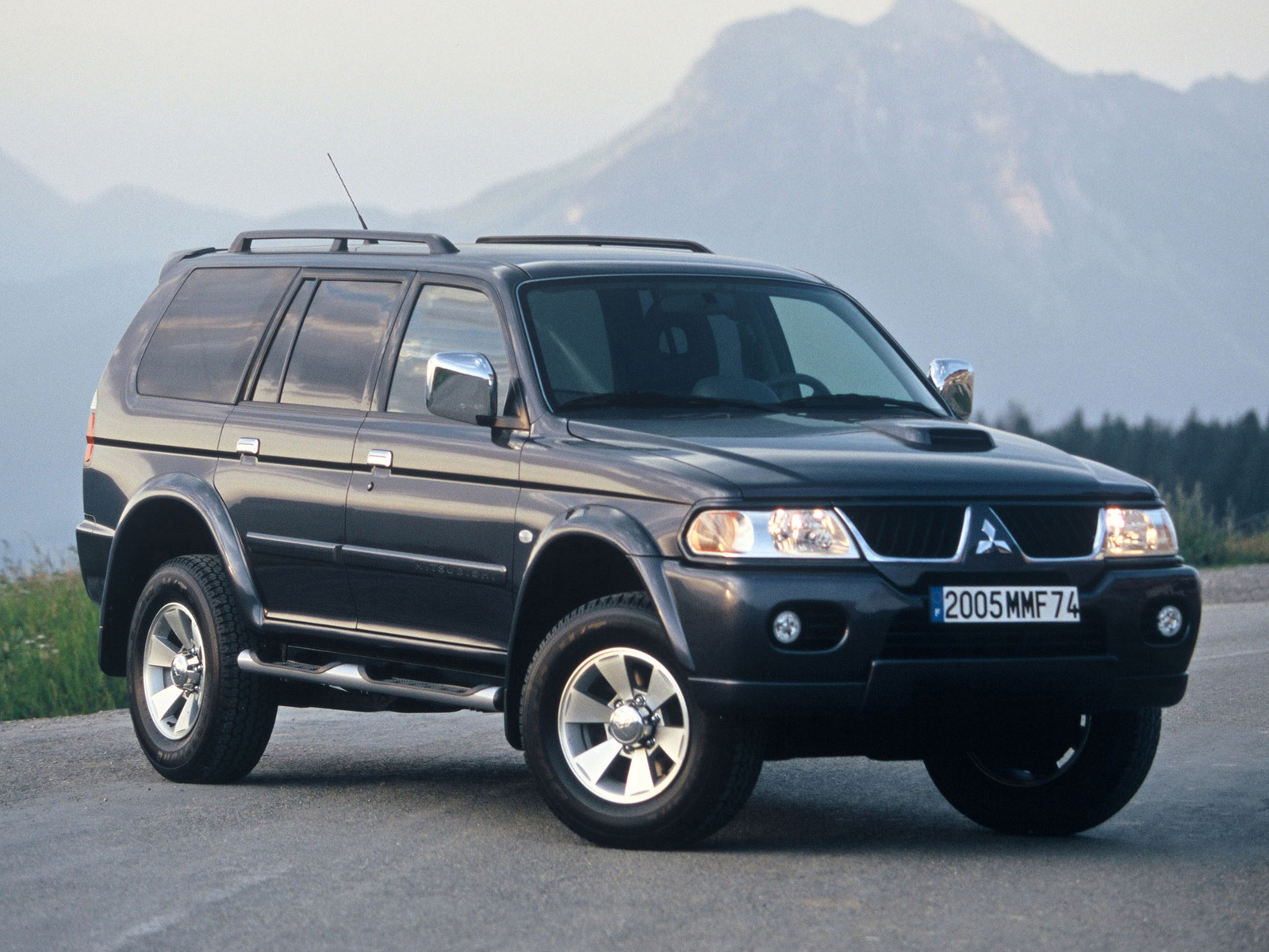 ... Mitsubishi Pajero SUV 2005